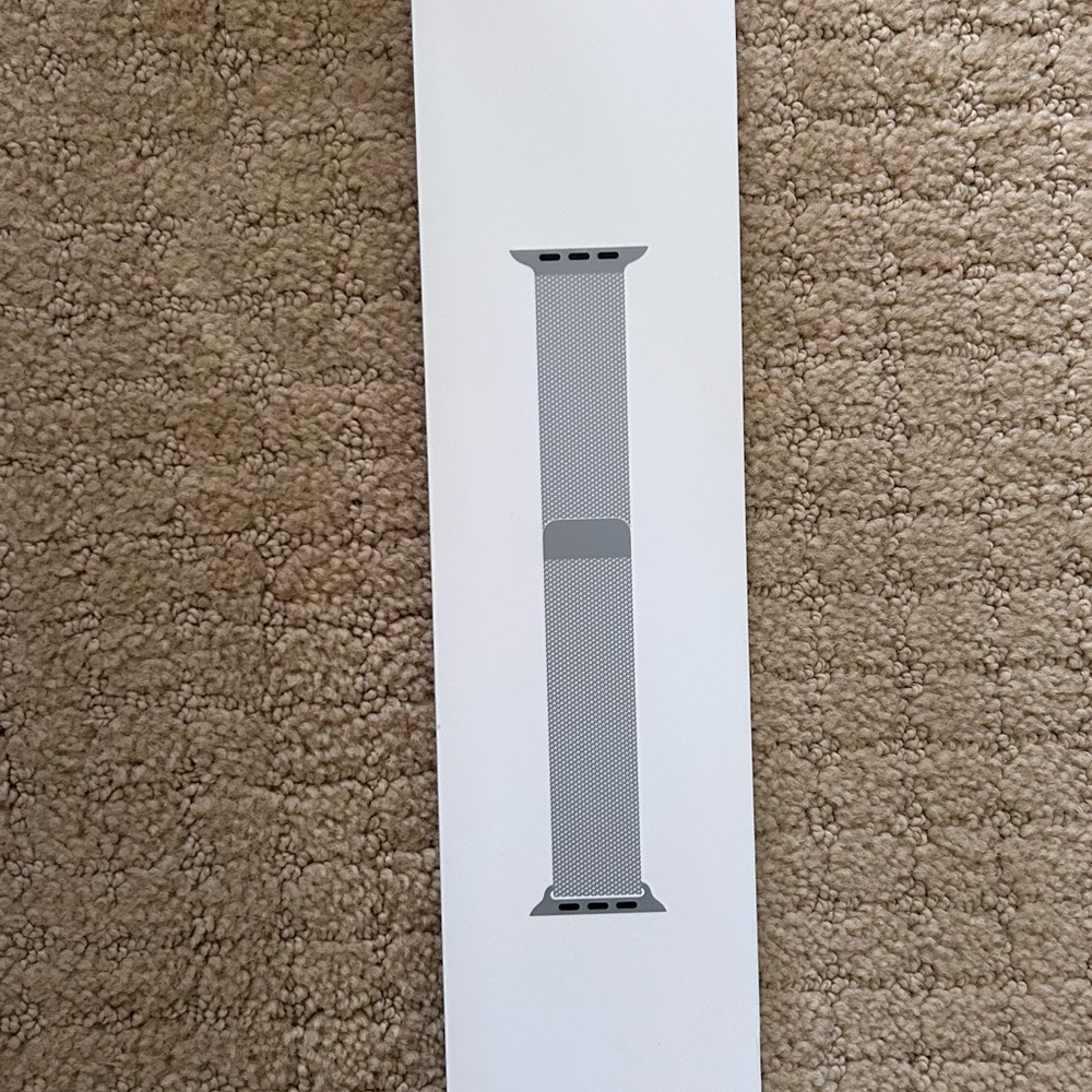 BRAND NEW Apple Watch Stainless Steel Silver Milanese Loop Band 44mm
